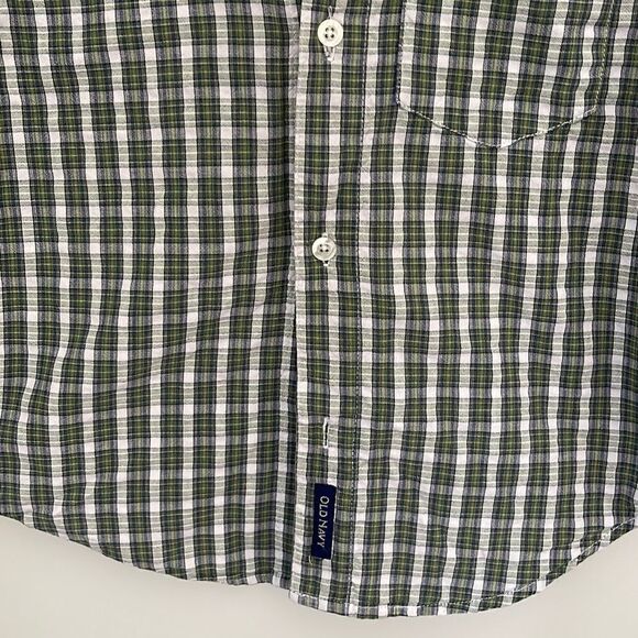 Boys Old Navy Short Sleeve Button Down. Size 4/5 Plaid - Picture 3 of 4